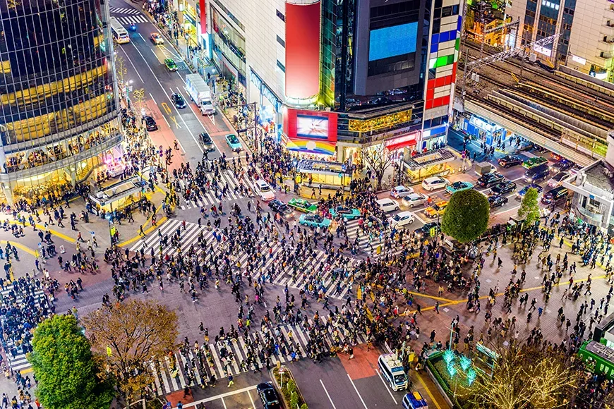 shibuya crossing tokyo japan.